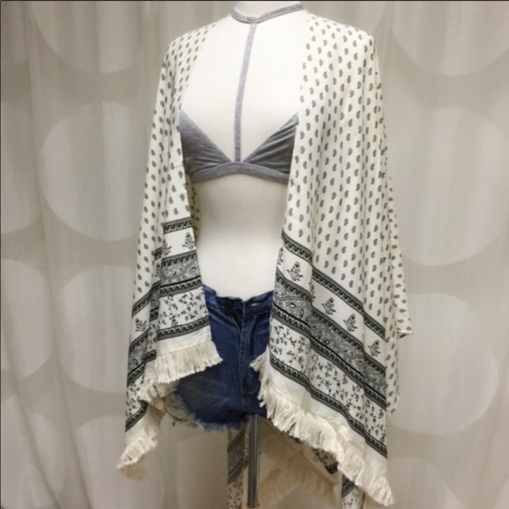 Poncho Style Boho Cardigan - Picture 4 of 4